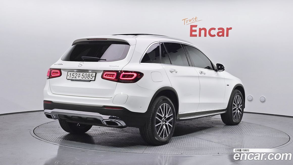 Mercedes-Benz GLC-Class 2021