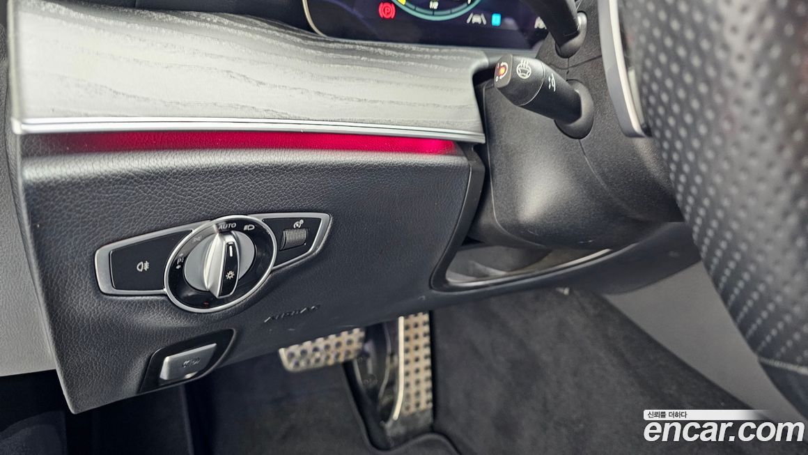 Mercedes-Benz E-Class 2022