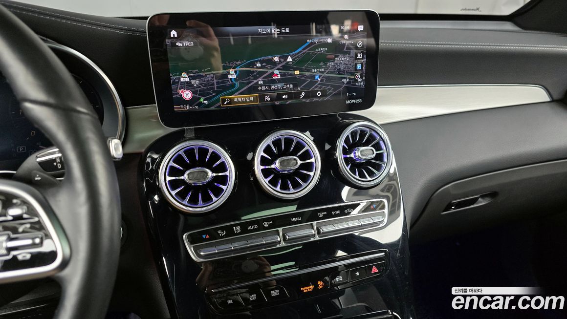 Mercedes-Benz GLC-Class 2021