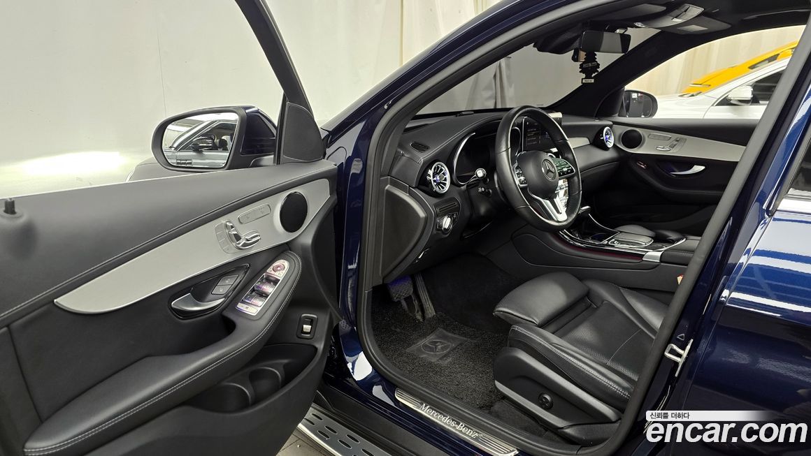 Mercedes-Benz GLC-Class 2021