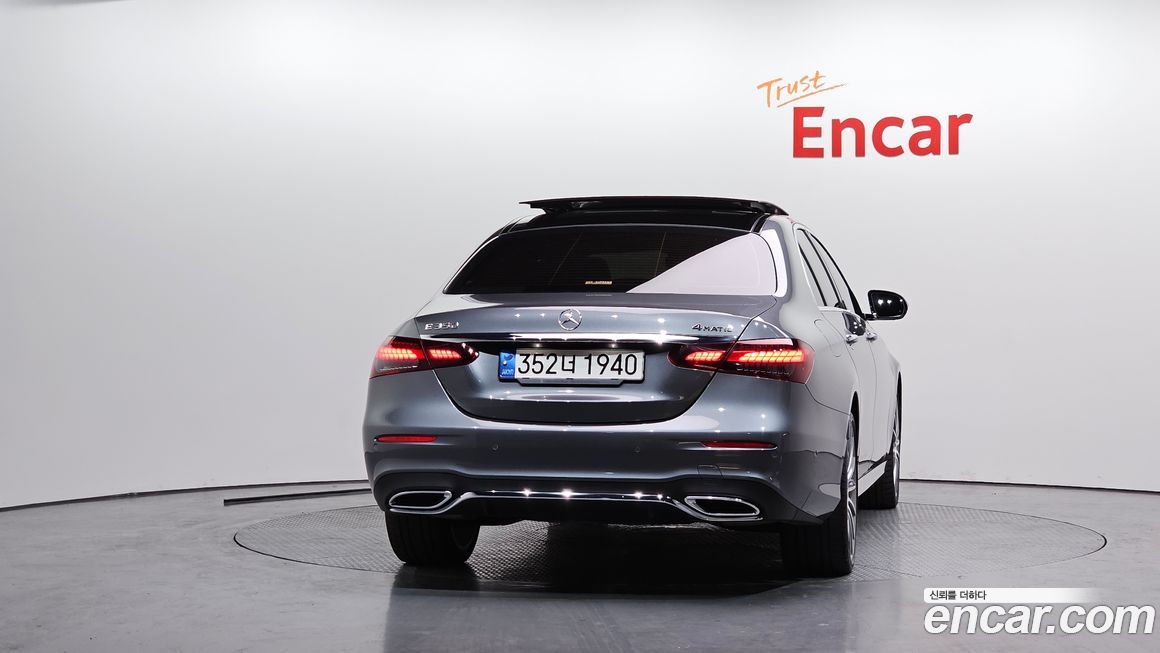 Mercedes-Benz E-Class 2022