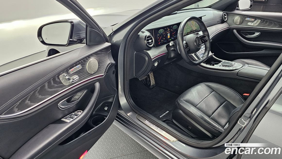 Mercedes-Benz E-Class 2022