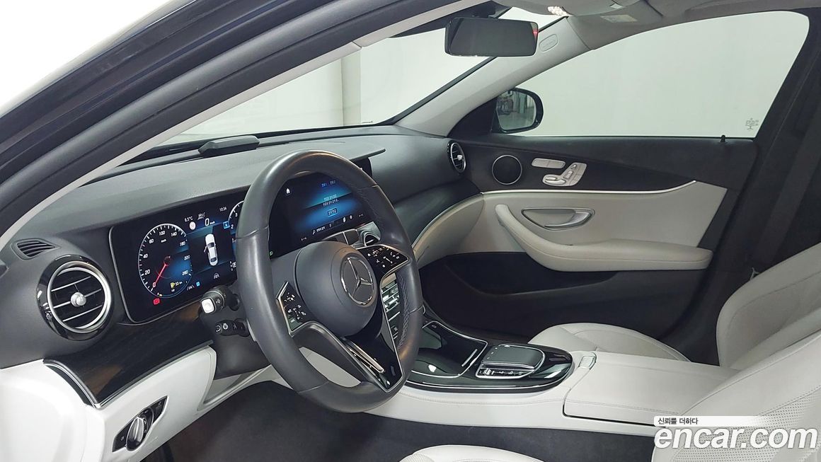 Mercedes-Benz E-Class 2022