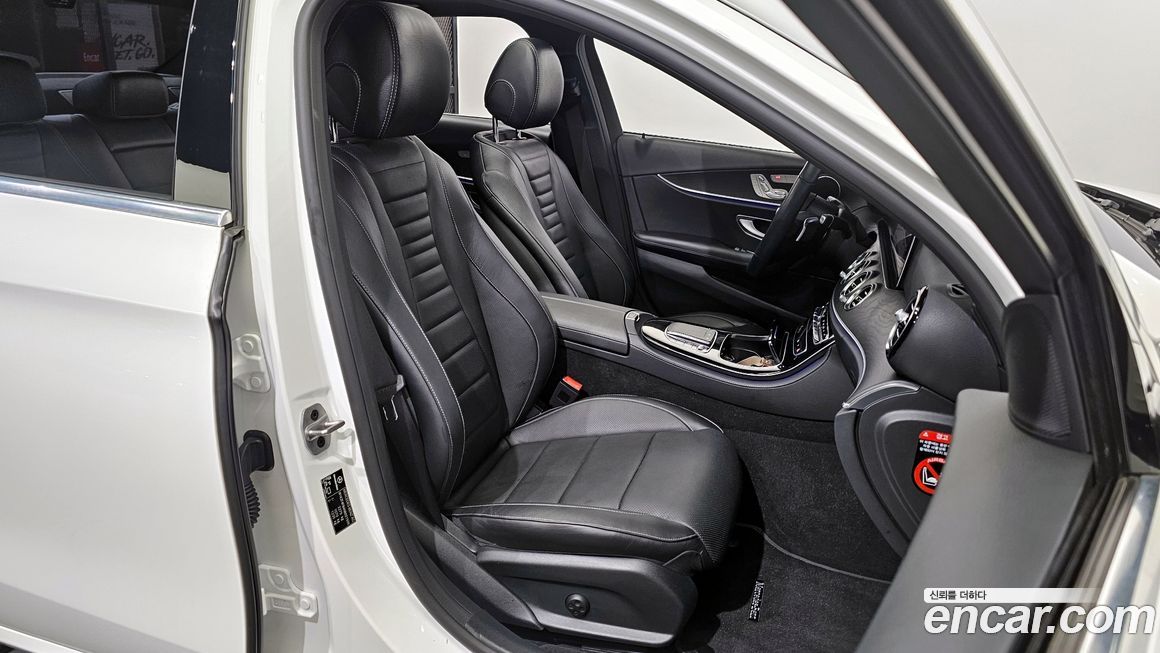 Mercedes-Benz E-Class 2022