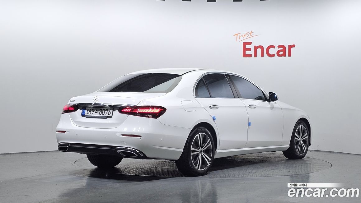 Mercedes-Benz E-Class 2022