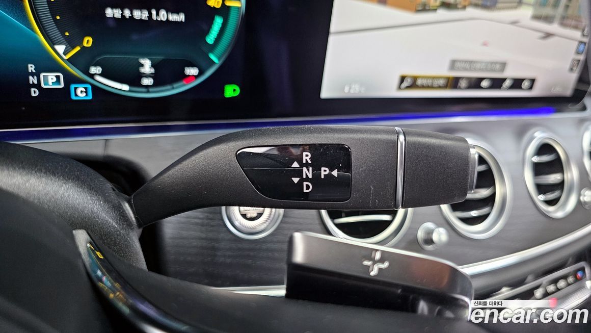 Mercedes-Benz E-Class 2022