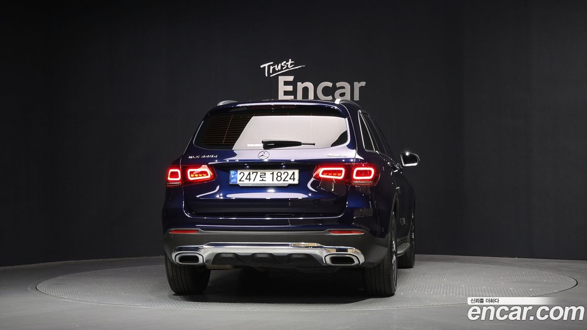 Mercedes-Benz GLC-Class 2021