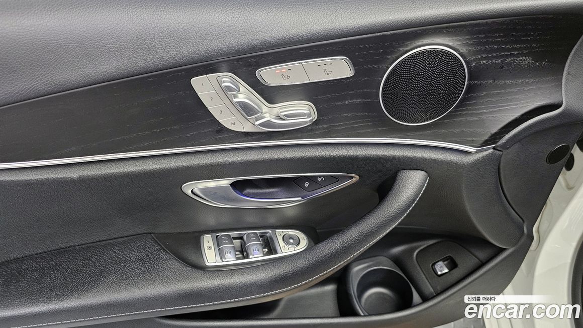 Mercedes-Benz E-Class 2022