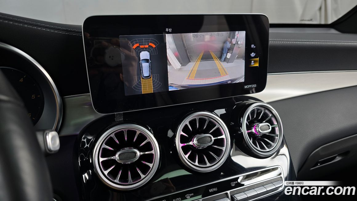 Mercedes-Benz GLC-Class 2021