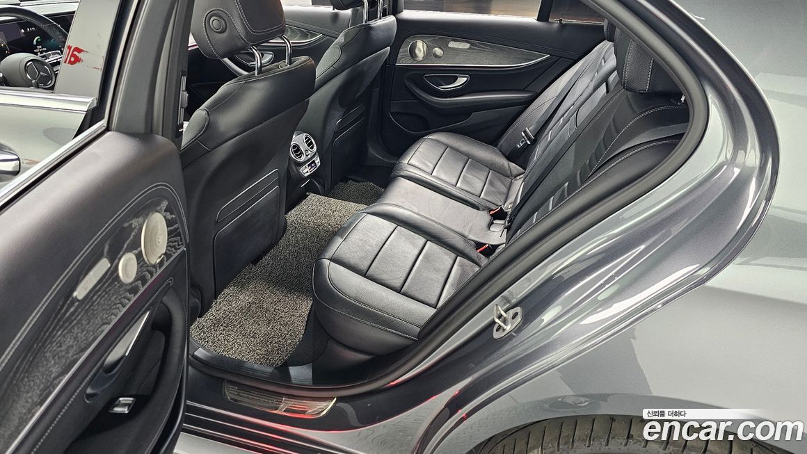 Mercedes-Benz E-Class 2022