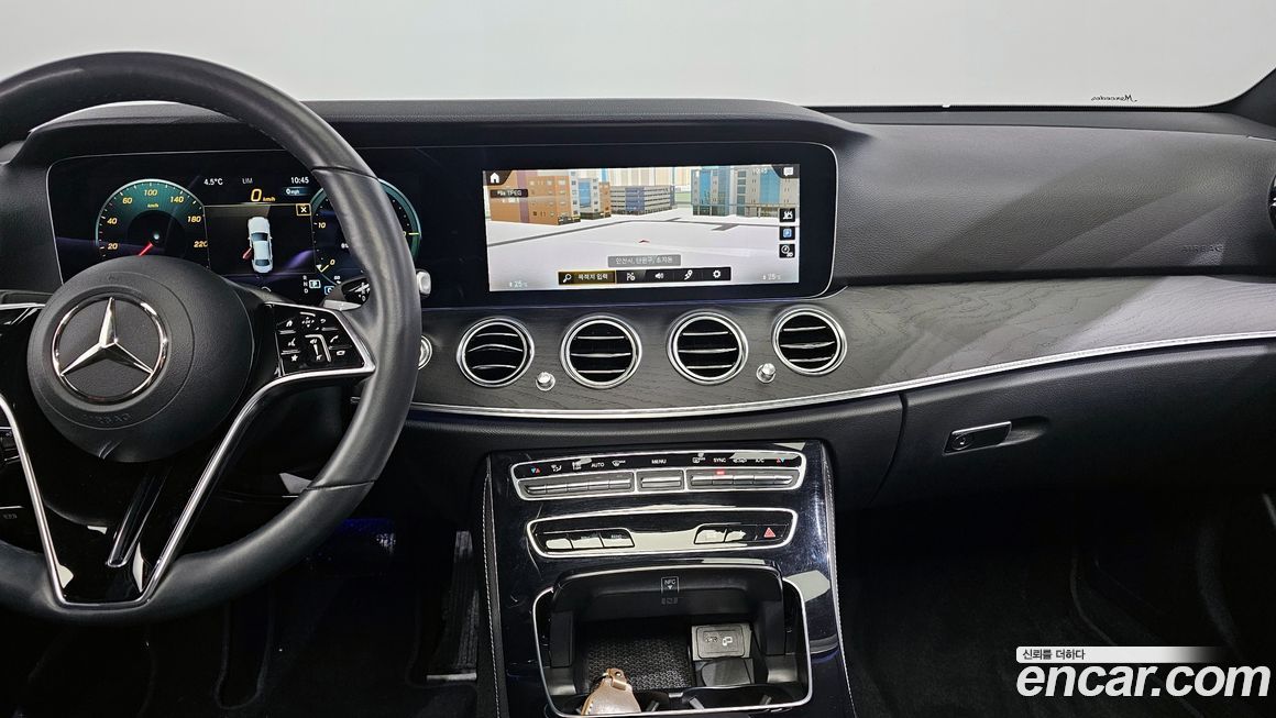 Mercedes-Benz E-Class 2022