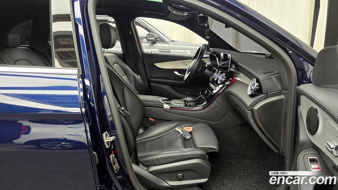 Mercedes-Benz GLC-Class 2021