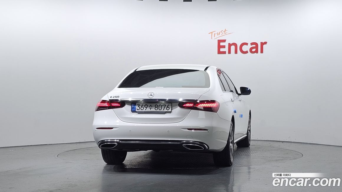 Mercedes-Benz E-Class 2022