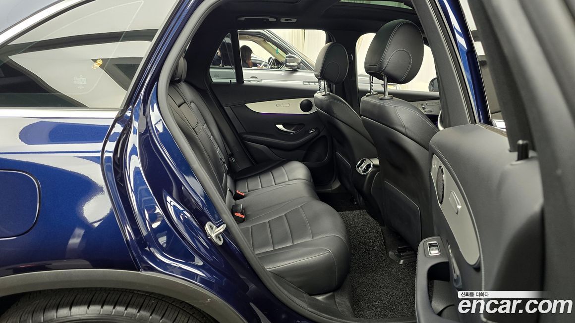 Mercedes-Benz GLC-Class 2021