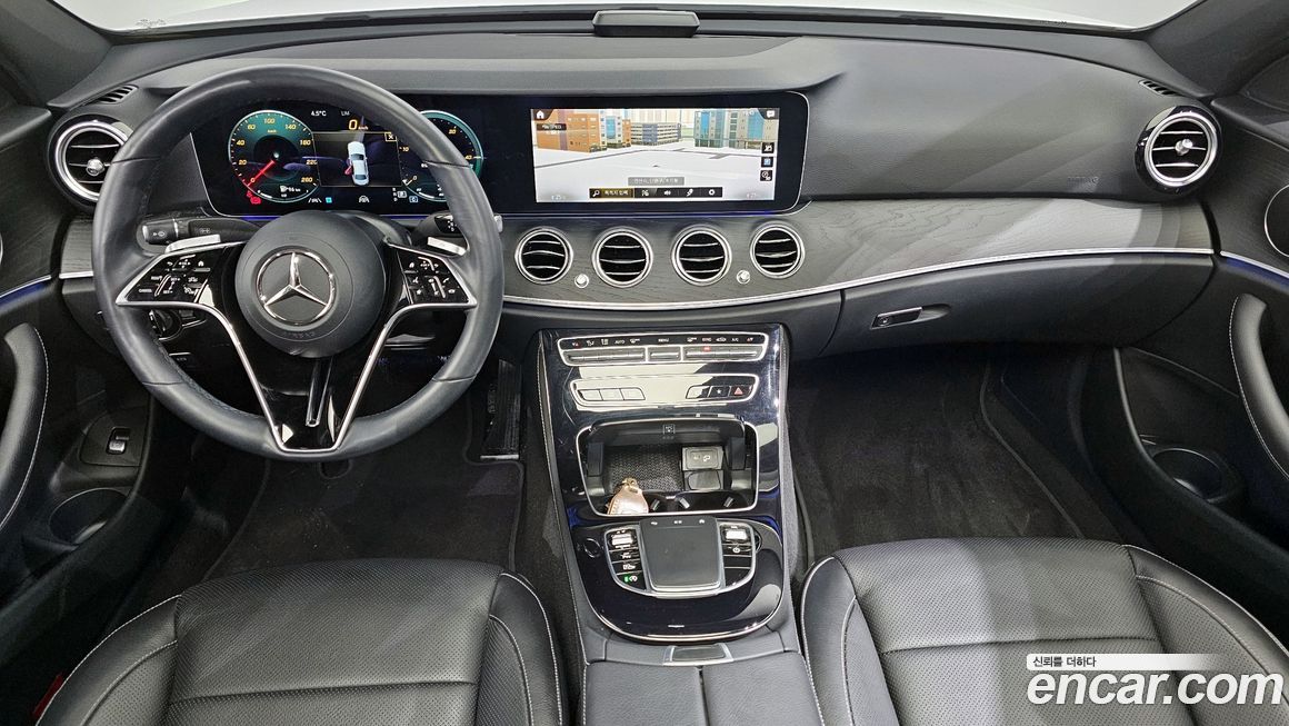 Mercedes-Benz E-Class 2022