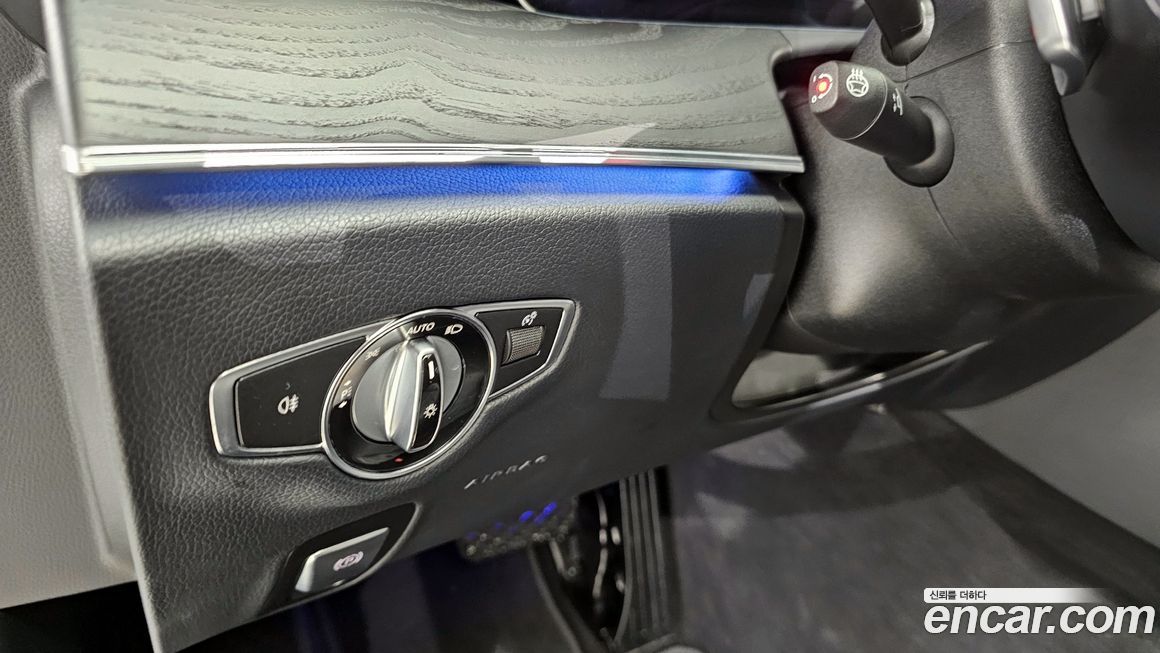 Mercedes-Benz E-Class 2022