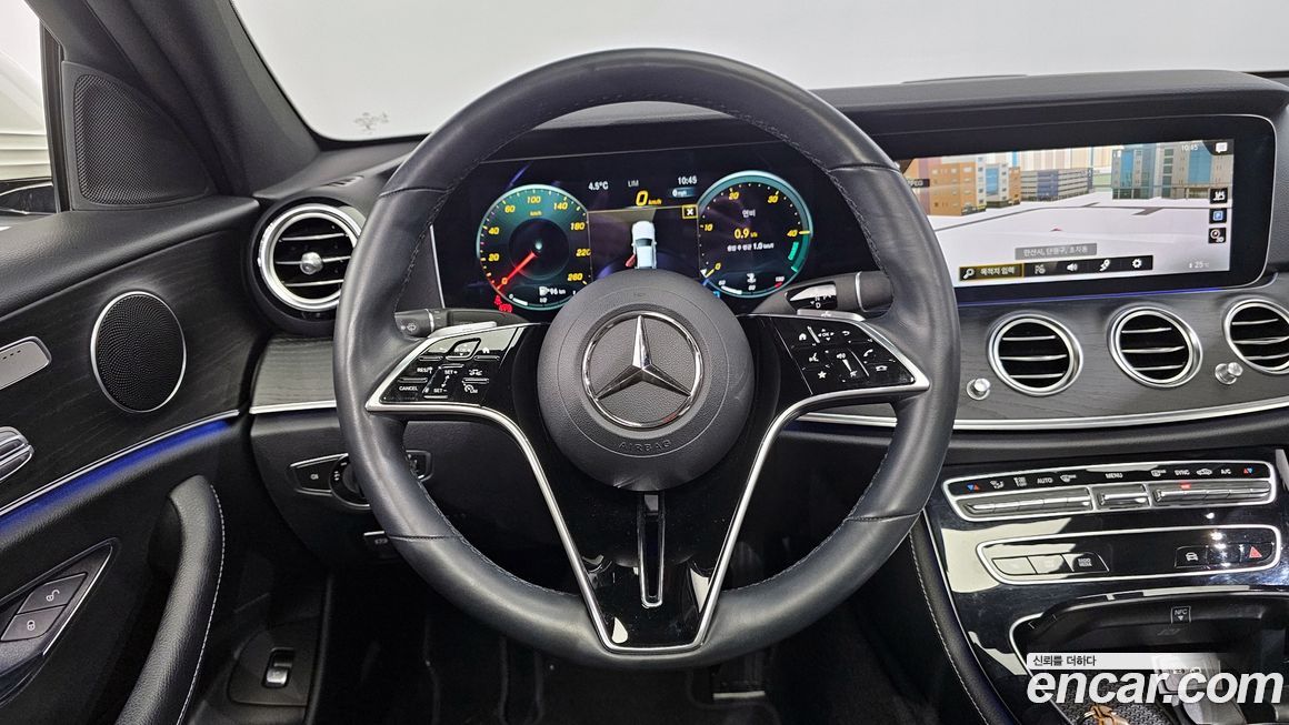 Mercedes-Benz E-Class 2022