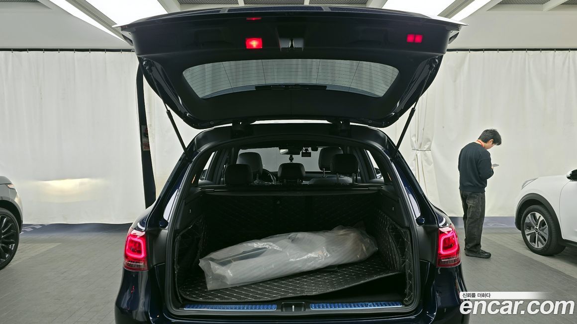 Mercedes-Benz GLC-Class 2021