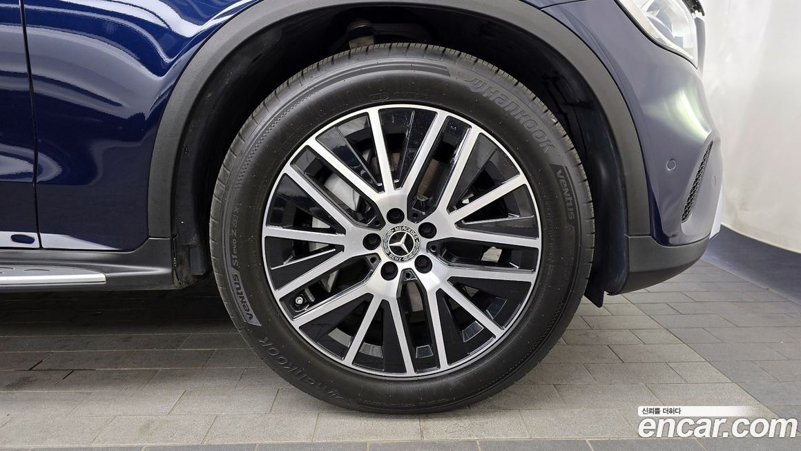 Mercedes-Benz GLC-Class 2021