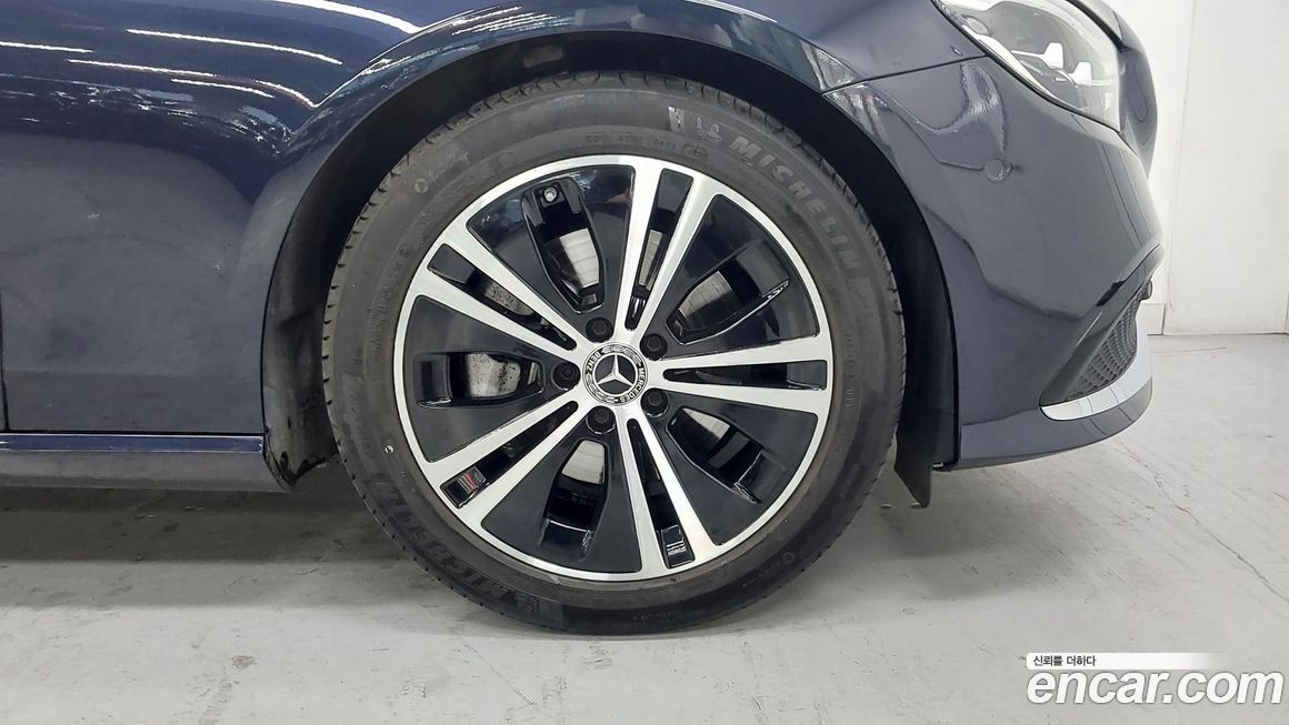 Mercedes-Benz E-Class 2022
