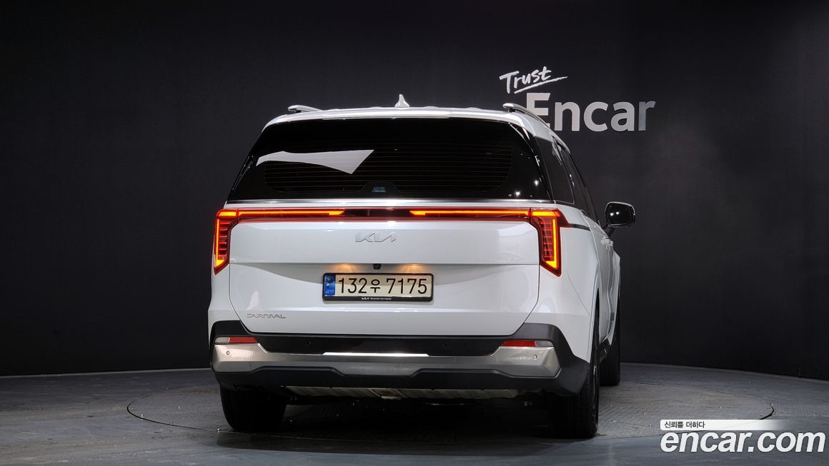 Kia Canival 2024