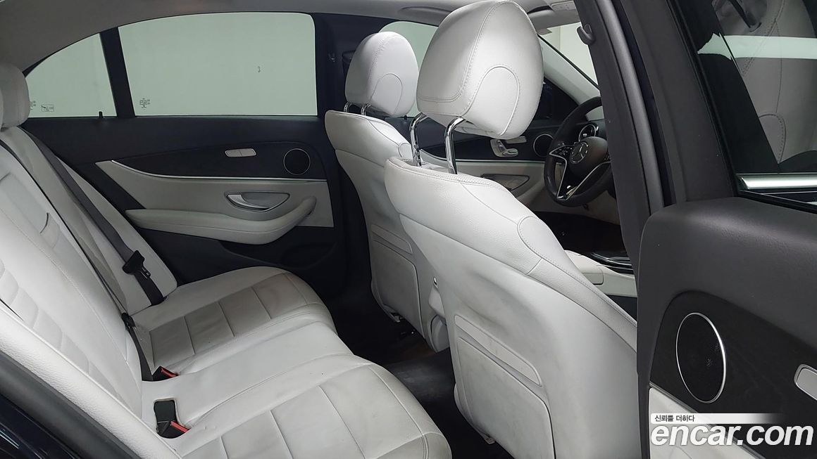 Mercedes-Benz E-Class 2022