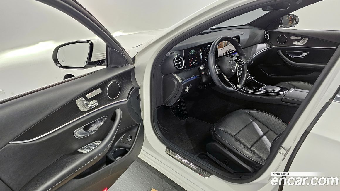 Mercedes-Benz E-Class 2022
