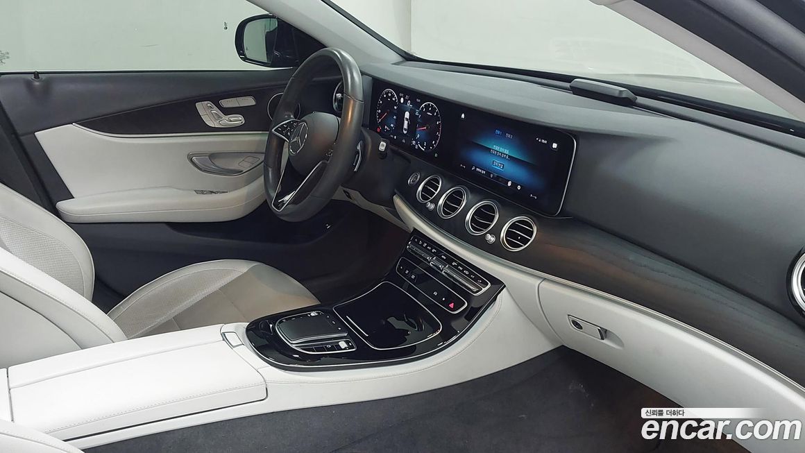Mercedes-Benz E-Class 2022