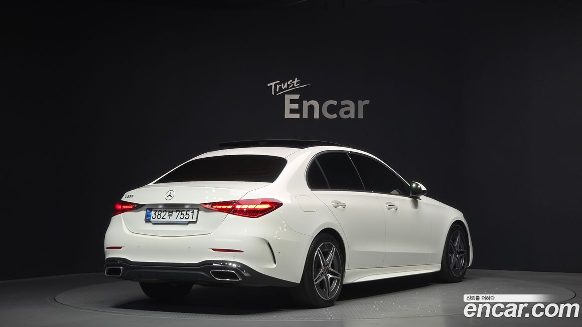 Mercedes-Benz C-Class 2024