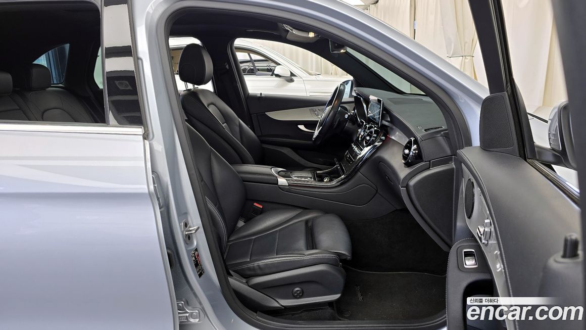 Mercedes-Benz GLC-Class 2022