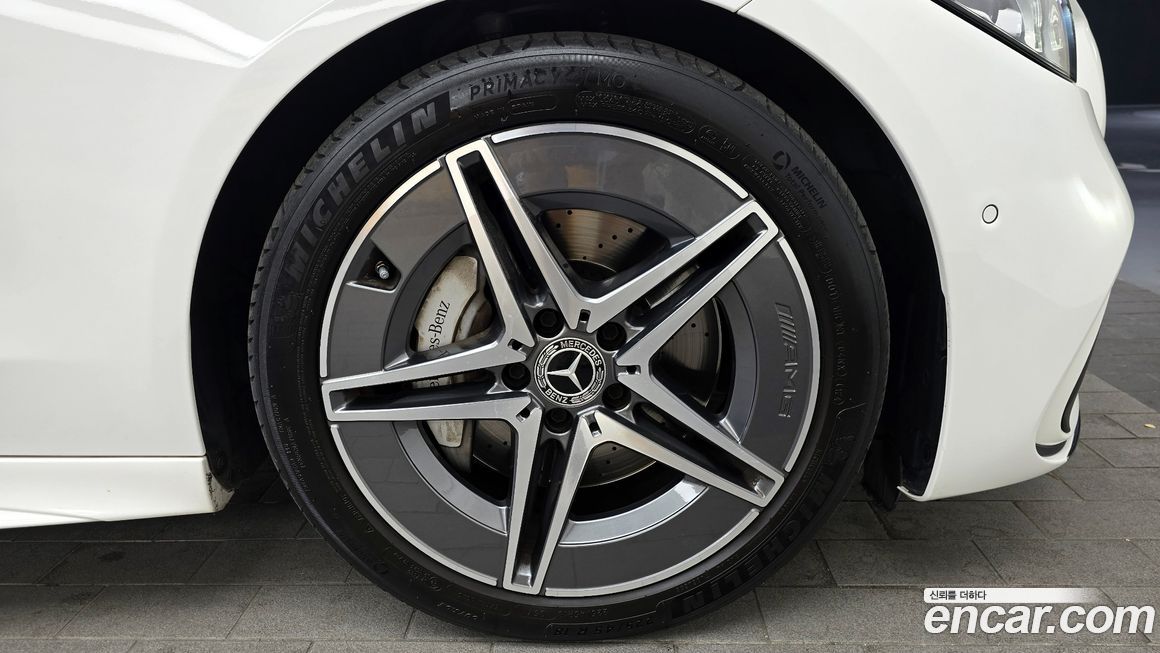 Mercedes-Benz C-Class 2024