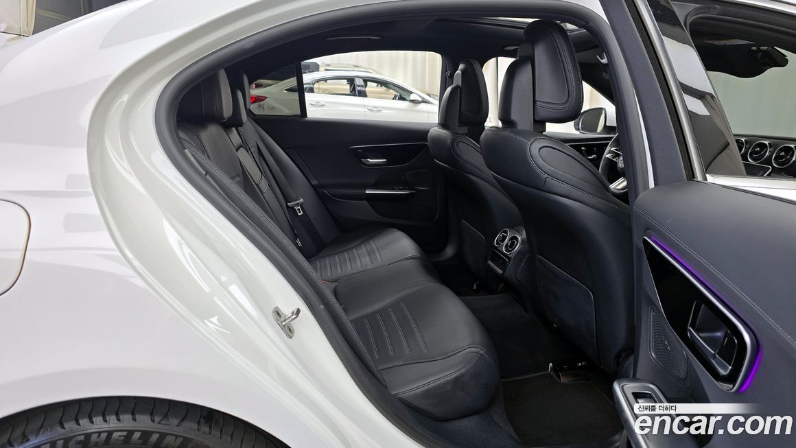 Mercedes-Benz C-Class 2024