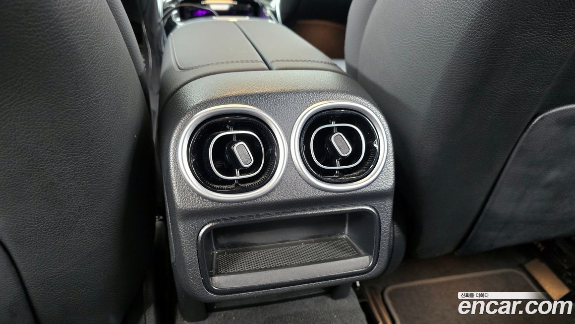 Mercedes-Benz C-Class 2024