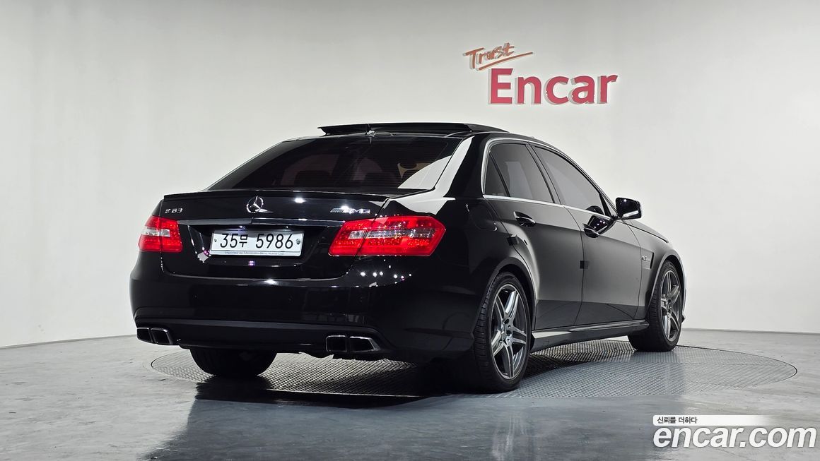 Mercedes-Benz E-Class 2010