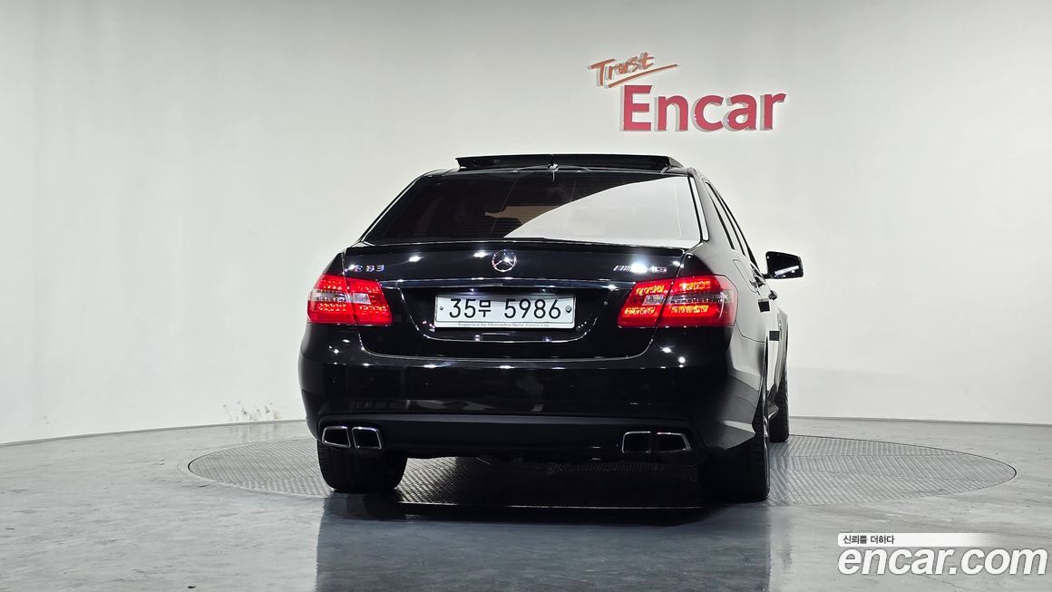 Mercedes-Benz E-Class 2010