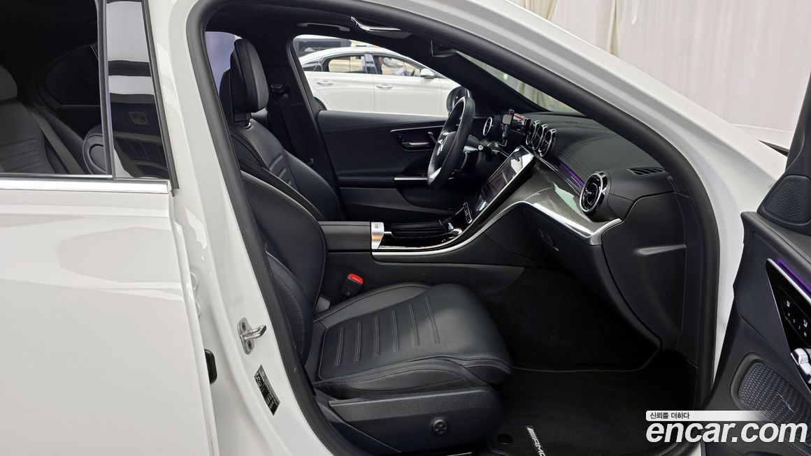 Mercedes-Benz C-Class 2024