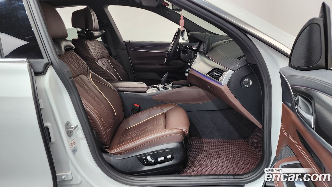 BMW Gran Turismo 2023