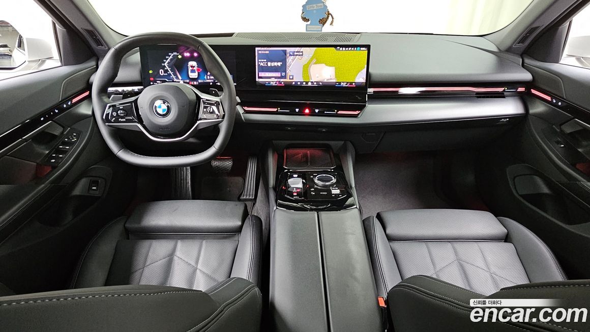 BMW 5-Series 2024