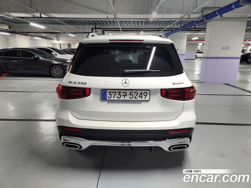 Mercedes-Benz GLB-Class 2025