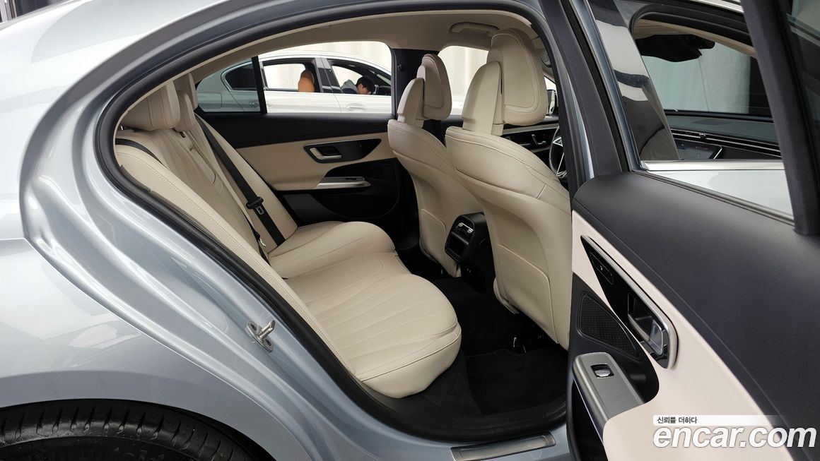 Mercedes-Benz E-Class 2025