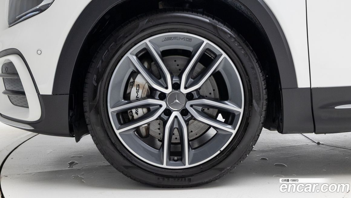 Mercedes-Benz GLB-Class 2025