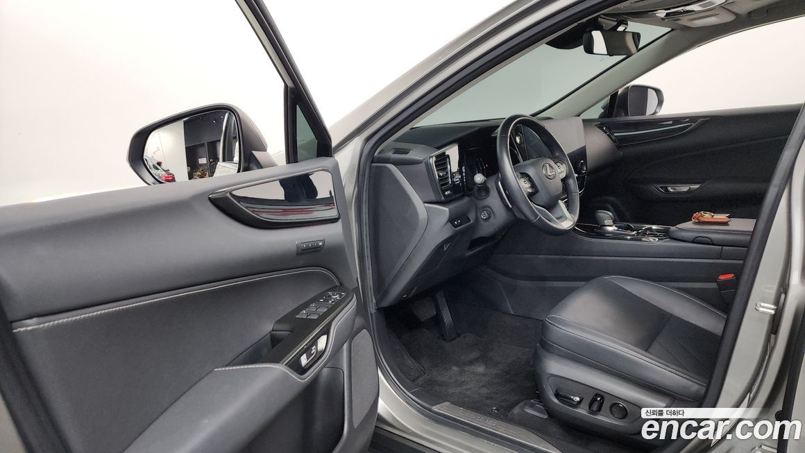 Lexus NX 2023