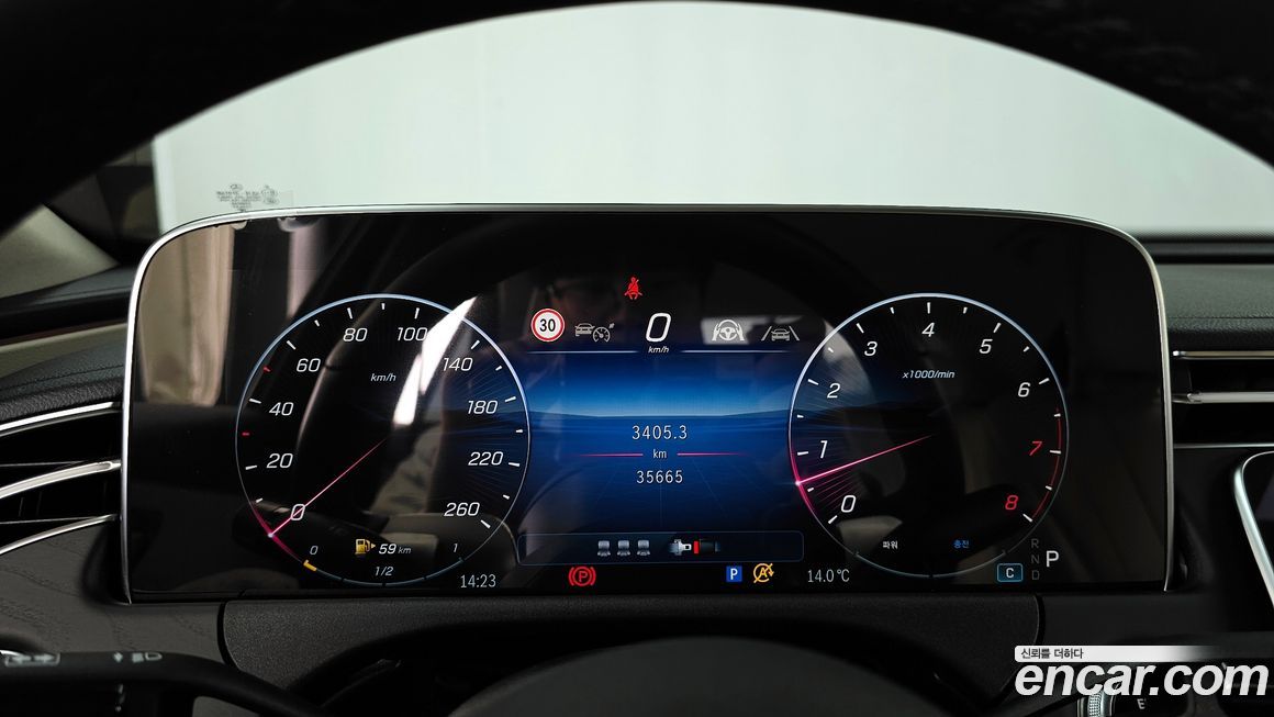 Mercedes-Benz E-Class 2025