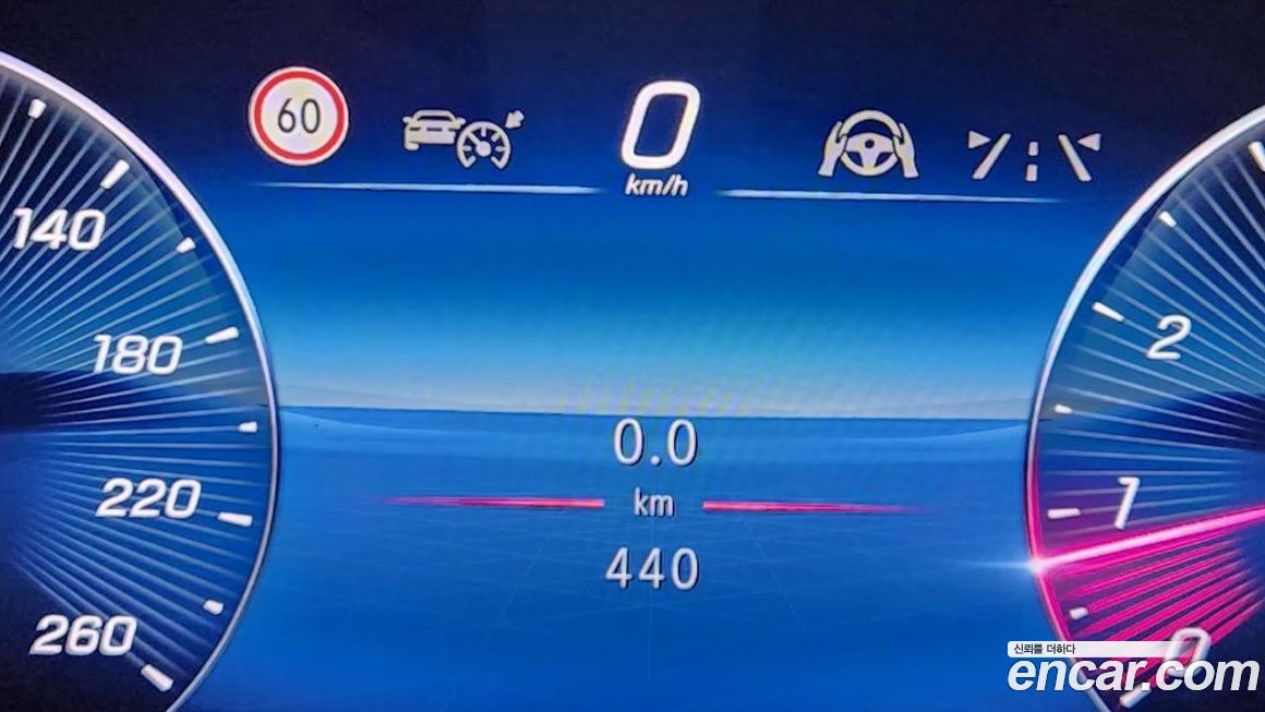 Mercedes-Benz GLB-Class 2025