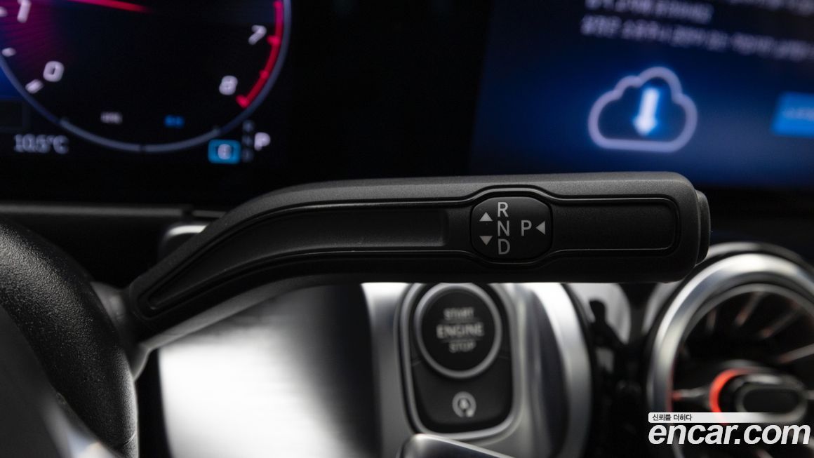 Mercedes-Benz GLB-Class 2025