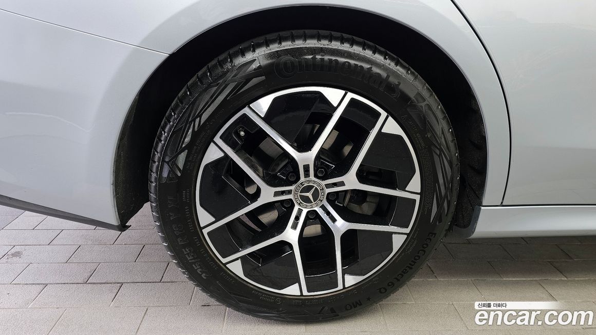 Mercedes-Benz E-Class 2025