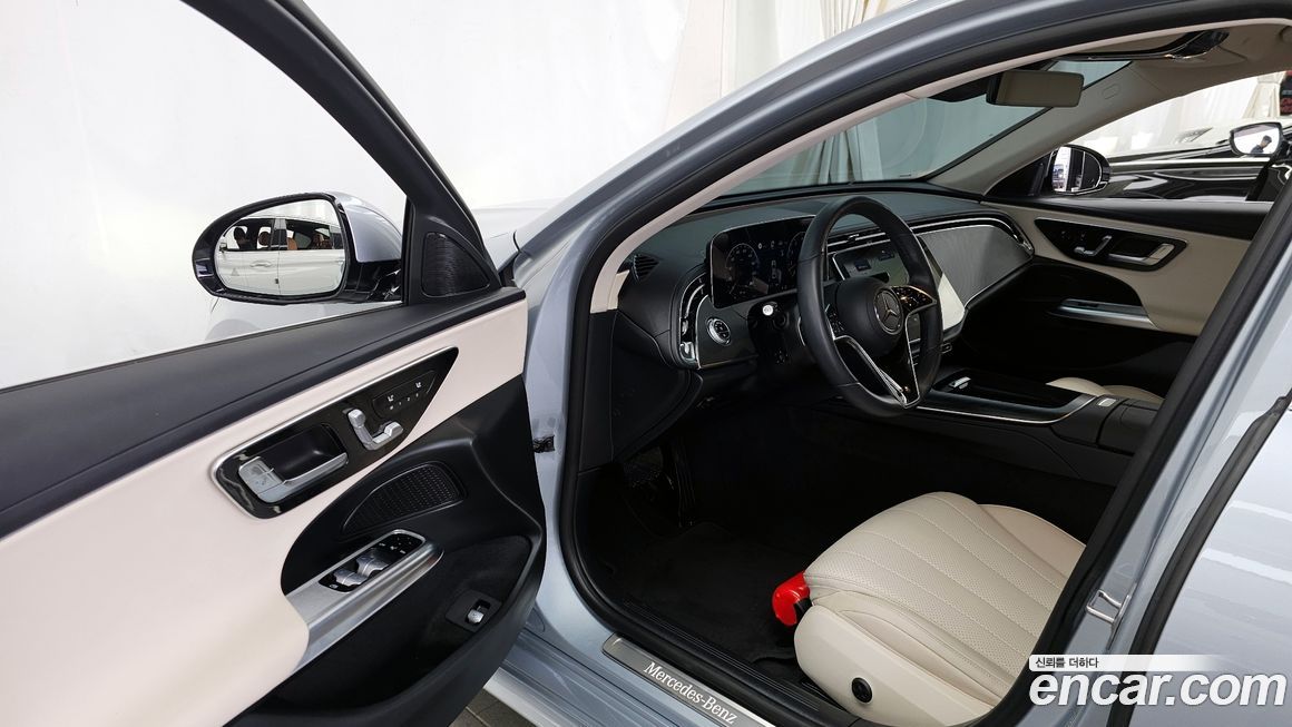 Mercedes-Benz E-Class 2025