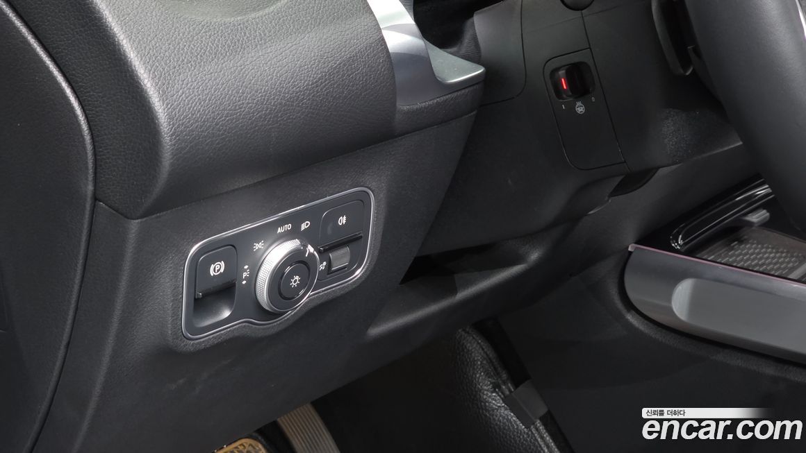 Mercedes-Benz GLB-Class 2024