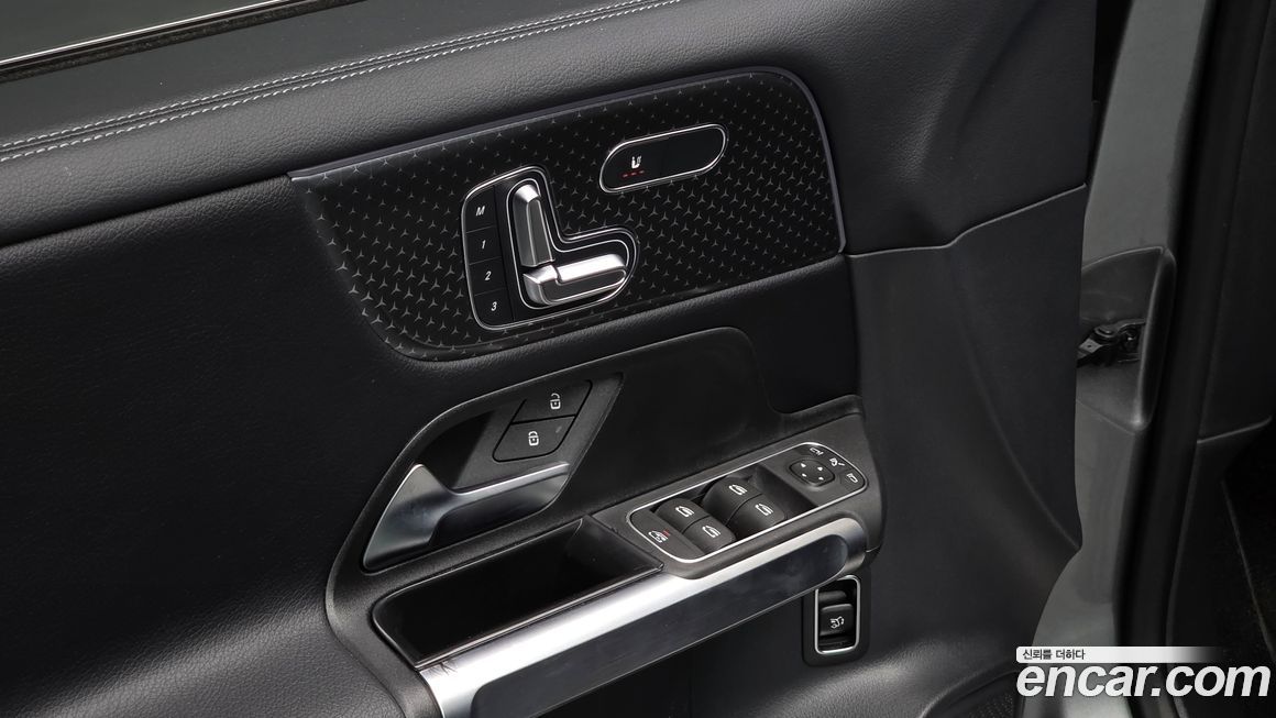 Mercedes-Benz GLB-Class 2024