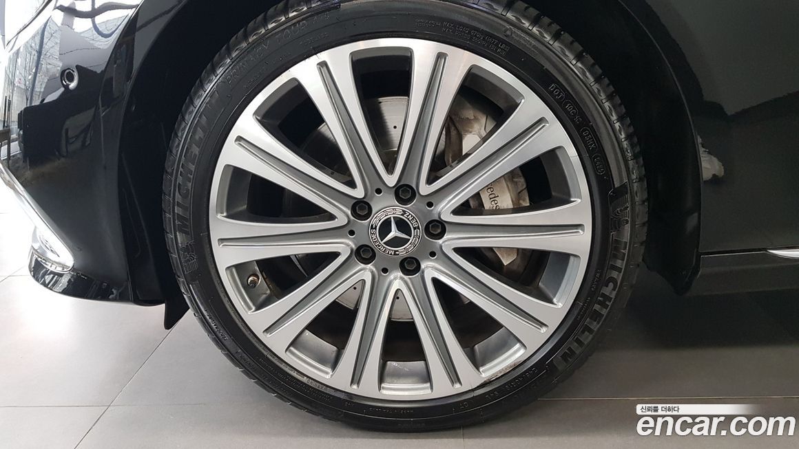 Mercedes-Benz E-Class 2021